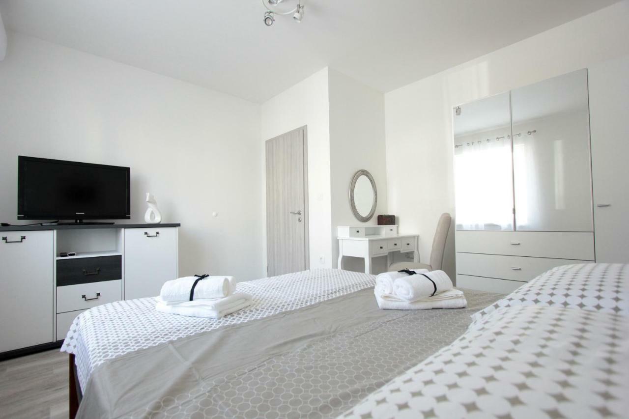 Apartment Dea Stobrec Luaran gambar